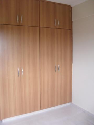 Alugar Apartamento / Padr&atilde;o em S&atilde;o Jos&eacute; do Rio Preto R$ 400,00 - Foto 18