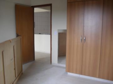 Alugar Apartamento / Padr&atilde;o em S&atilde;o Jos&eacute; do Rio Preto R$ 400,00 - Foto 2