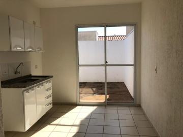 Alugar Casa / Condom&iacute;nio em S&atilde;o Jos&eacute; do Rio Preto R$ 850,00 - Foto 4