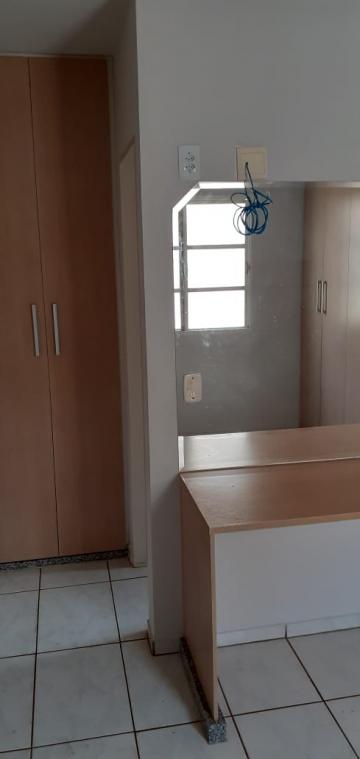 Alugar Casa / Condom&iacute;nio em S&atilde;o Jos&eacute; do Rio Preto R$ 1.700,00 - Foto 9