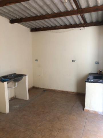 Alugar Casa / Padr&atilde;o em S&atilde;o Jos&eacute; do Rio Preto R$ 750,00 - Foto 4