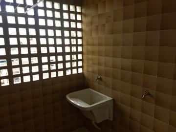 Alugar Apartamento / Padr&atilde;o em S&atilde;o Jos&eacute; do Rio Preto R$ 800,00 - Foto 3
