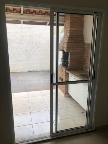 Alugar Casa / Condom&iacute;nio em S&atilde;o Jos&eacute; do Rio Preto R$ 3.000,00 - Foto 4