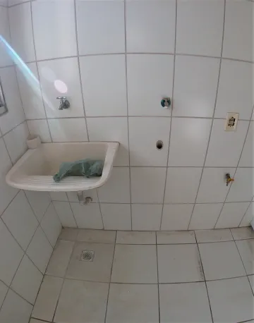 Alugar Apartamento / Padr&atilde;o em S&atilde;o Jos&eacute; do Rio Preto R$ 700,00 - Foto 9