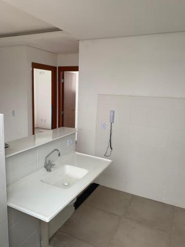 Alugar Apartamento / Padr&atilde;o em S&atilde;o Jos&eacute; do Rio Preto R$ 950,00 - Foto 3