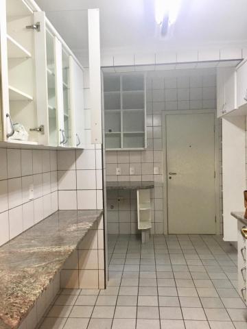 Alugar Apartamento / Padr&atilde;o em S&atilde;o Jos&eacute; do Rio Preto R$ 1.800,00 - Foto 4