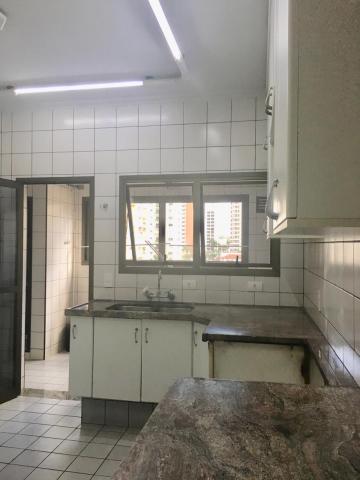 Alugar Apartamento / Padr&atilde;o em S&atilde;o Jos&eacute; do Rio Preto R$ 1.800,00 - Foto 5