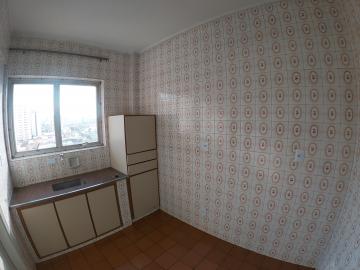 Alugar Apartamento / Padr&atilde;o em S&atilde;o Jos&eacute; do Rio Preto R$ 600,00 - Foto 13