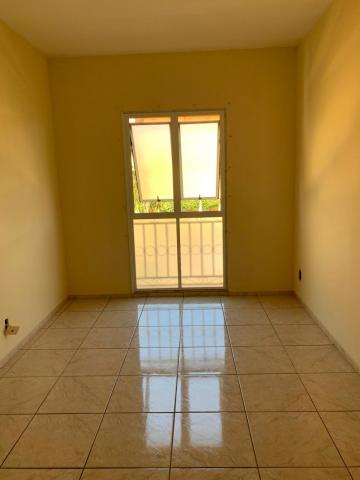 Alugar Apartamento / Padr&atilde;o em S&atilde;o Jos&eacute; do Rio Preto R$ 750,00 - Foto 16