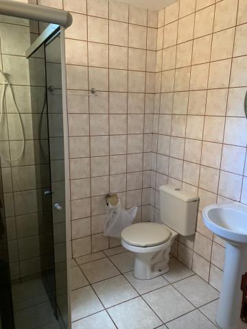 Alugar Apartamento / Padr&atilde;o em S&atilde;o Jos&eacute; do Rio Preto R$ 750,00 - Foto 20