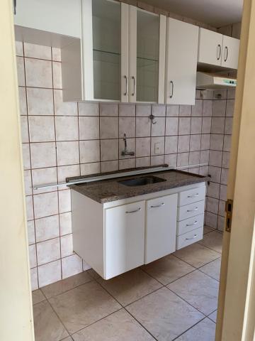Alugar Apartamento / Padr&atilde;o em S&atilde;o Jos&eacute; do Rio Preto R$ 750,00 - Foto 21