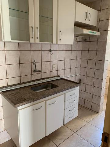 Alugar Apartamento / Padr&atilde;o em S&atilde;o Jos&eacute; do Rio Preto R$ 750,00 - Foto 25