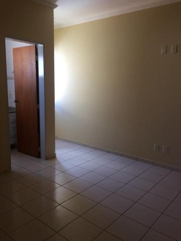 Alugar Apartamento / Padr&atilde;o em S&atilde;o Jos&eacute; do Rio Preto. apenas R$ 650,00