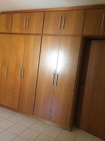 Alugar Apartamento / Padr&atilde;o em S&atilde;o Jos&eacute; do Rio Preto R$ 650,00 - Foto 2