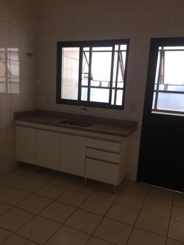 Alugar Apartamento / Padr&atilde;o em S&atilde;o Jos&eacute; do Rio Preto R$ 650,00 - Foto 11
