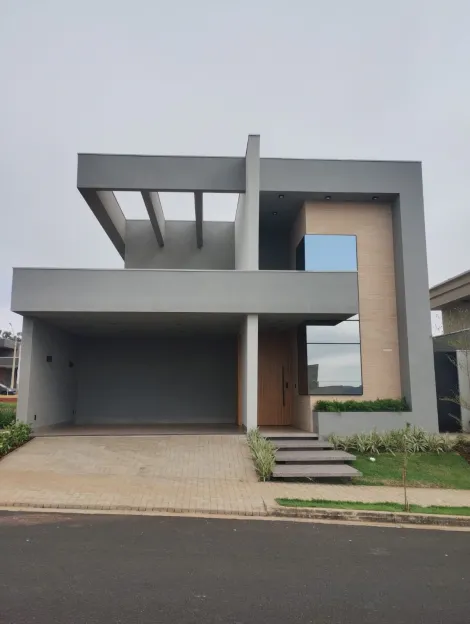 Casa / Condom&iacute;nio em S&atilde;o Jos&eacute; do Rio Preto 