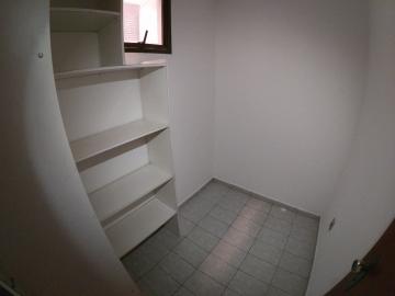 Alugar Apartamento / Padr&atilde;o em S&atilde;o Jos&eacute; do Rio Preto R$ 750,00 - Foto 17
