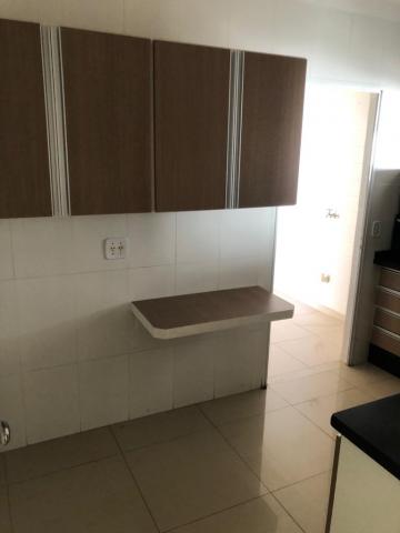 Alugar Casa / Condom&iacute;nio em S&atilde;o Jos&eacute; do Rio Preto R$ 1.920,00 - Foto 4