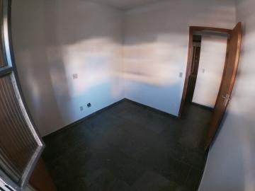 Alugar Apartamento / Padr&atilde;o em S&atilde;o Jos&eacute; do Rio Preto R$ 950,00 - Foto 14