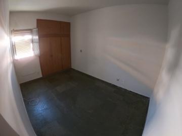 Alugar Apartamento / Padr&atilde;o em S&atilde;o Jos&eacute; do Rio Preto R$ 950,00 - Foto 16