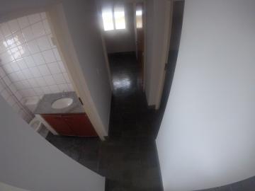 Alugar Apartamento / Padr&atilde;o em S&atilde;o Jos&eacute; do Rio Preto R$ 700,00 - Foto 3