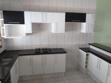 Alugar Casa / Padr&atilde;o em S&atilde;o Jos&eacute; do Rio Preto. apenas R$ 780,00