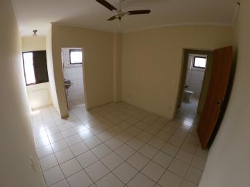 Alugar Apartamento / Padr&atilde;o em S&atilde;o Jos&eacute; do Rio Preto R$ 600,00 - Foto 17