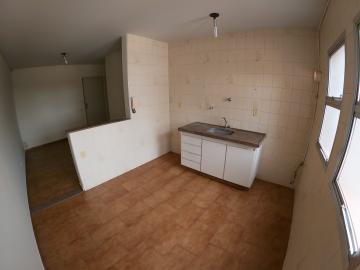 Alugar Apartamento / Padr&atilde;o em S&atilde;o Jos&eacute; do Rio Preto R$ 550,00 - Foto 4