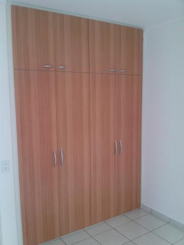 Alugar Apartamento / Padr&atilde;o em S&atilde;o Jos&eacute; do Rio Preto R$ 1.250,00 - Foto 3