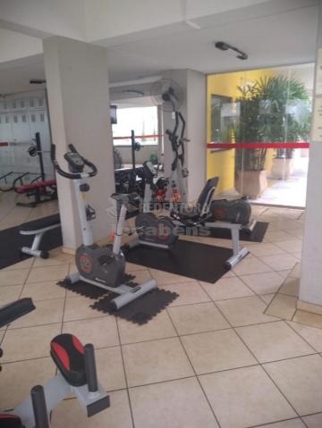 Alugar Apartamento / Padr&atilde;o em S&atilde;o Jos&eacute; do Rio Preto R$ 1.250,00 - Foto 23