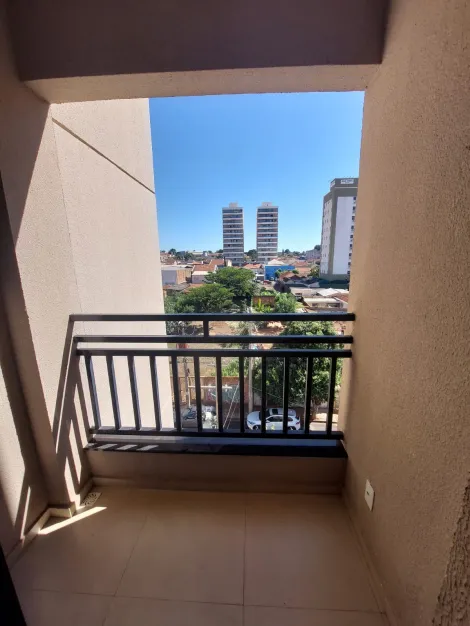 Alugar Apartamento / Padr&atilde;o em S&atilde;o Jos&eacute; do Rio Preto R$ 2.200,00 - Foto 6