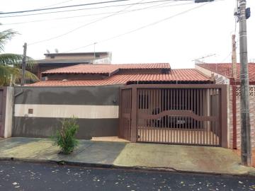 Alugar Casa / Padr&atilde;o em S&atilde;o Jos&eacute; do Rio Preto. apenas R$ 330.000,00