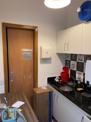 Alugar Comercial / Sala em S&atilde;o Jos&eacute; do Rio Preto R$ 1.250,00 - Foto 17