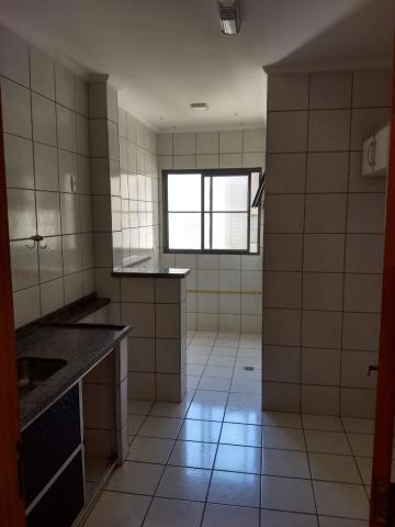 Alugar Apartamento / Padr&atilde;o em S&atilde;o Jos&eacute; do Rio Preto R$ 700,00 - Foto 5