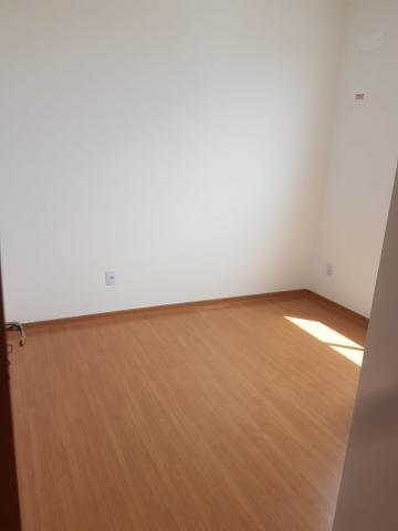 Alugar Apartamento / Padr&atilde;o em S&atilde;o Jos&eacute; do Rio Preto R$ 500,00 - Foto 9