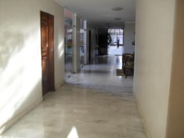 Alugar Apartamento / Padr&atilde;o em S&atilde;o Jos&eacute; do Rio Preto R$ 800,00 - Foto 3
