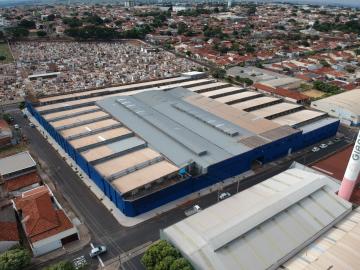 Comprar Comercial / Sal&atilde;o em Mirassol - Foto 3