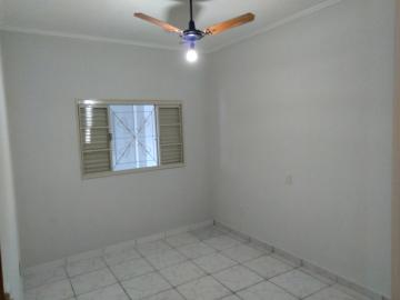 Alugar Casa / Padr&atilde;o em S&atilde;o Jos&eacute; do Rio Preto R$ 1.750,00 - Foto 17