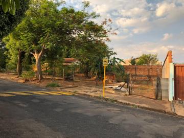 Terreno / Padr&atilde;o em Guapia&ccedil;u 