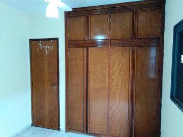 Alugar Casa / Padr&atilde;o em S&atilde;o Jos&eacute; do Rio Preto R$ 1.700,00 - Foto 16