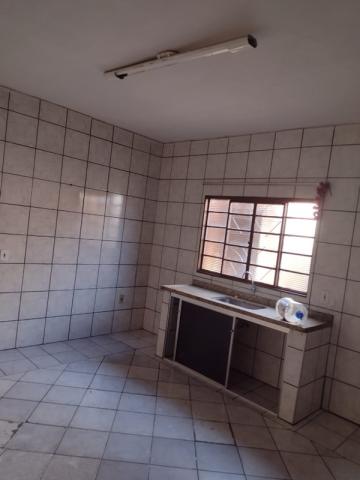 Alugar Casa / Padr&atilde;o em S&atilde;o Jos&eacute; do Rio Preto R$ 900,00 - Foto 4