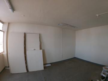 Alugar Comercial / Sala em S&atilde;o Jos&eacute; do Rio Preto. apenas R$ 600,00