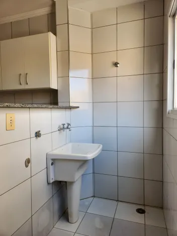 Alugar Apartamento / Padr&atilde;o em S&atilde;o Jos&eacute; do Rio Preto R$ 1.000,00 - Foto 3