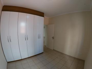 Alugar Apartamento / Padr&atilde;o em S&atilde;o Jos&eacute; do Rio Preto R$ 1.000,00 - Foto 13