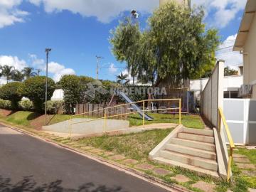 Alugar Casa / Condom&iacute;nio em S&atilde;o Jos&eacute; do Rio Preto R$ 1.900,00 - Foto 4