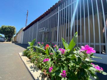 Alugar Casa / Padr&atilde;o em S&atilde;o Jos&eacute; do Rio Preto. apenas R$ 1.600,00
