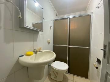 Alugar Casa / Padr&atilde;o em S&atilde;o Jos&eacute; do Rio Preto R$ 1.600,00 - Foto 16