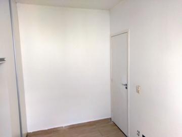 Alugar Apartamento / Padr&atilde;o em S&atilde;o Jos&eacute; do Rio Preto R$ 800,00 - Foto 23