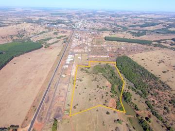 Terreno / &Aacute;rea em Prata 