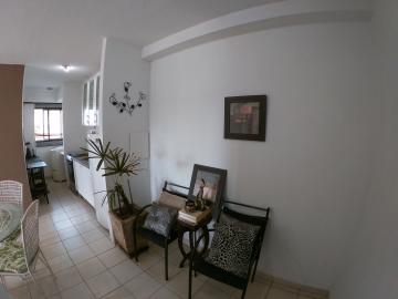 Alugar Apartamento / Padr&atilde;o em S&atilde;o Jos&eacute; do Rio Preto R$ 900,00 - Foto 2